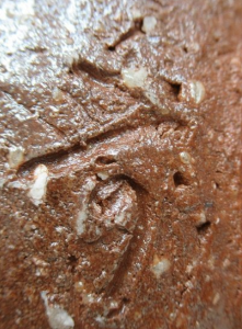 信楽焼の陶芸作家上田寿方 (信楽焼)の陶印・裏印・窯印・サイン画像です。