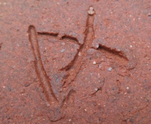 信楽焼の陶芸作家杉本貞光 (信楽焼)の陶印・裏印・窯印・サイン画像です。