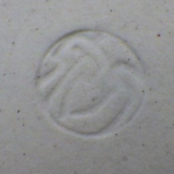 陶芸作家土肥刀泉　どひとうせんの陶印・裏印・窯印・サイン画像です。