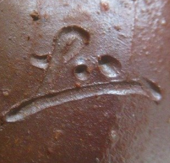 陶芸作家泰山窯　たいざんがま　(備前焼)の陶印・裏印・窯印・サイン画像です。