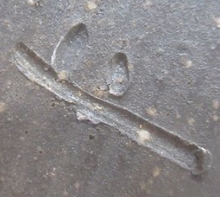 陶芸作家畝尾典秀　うねおのりひで　（備前焼）の陶印・裏印・窯印・サイン画像です。