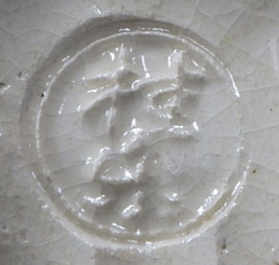 陶芸作家伊東桂楽　(楽焼)の陶印・裏印・窯印・サイン画像です。