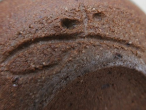 唐津焼の陶芸作家ボブ岡崎　（唐津焼）の陶印・裏印・窯印・サイン画像です。