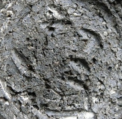 陶芸作家矢内齊　やないひとし　（益子焼）の陶印・裏印・窯印・サイン画像です。