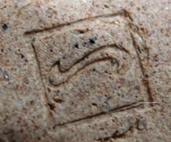 陶芸作家加藤一郎　かとういちろう　（その他（未分類含む））の陶印・裏印・窯印・サイン画像です。