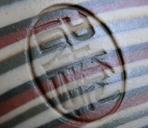 陶芸作家岡野聖悦　（常滑焼）の陶印・裏印・窯印・サイン画像です。